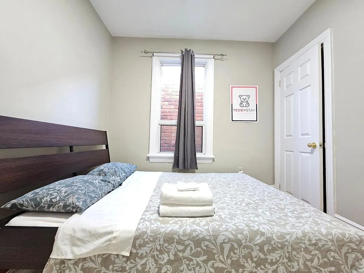 Apartment Downtown Toronto 3 Bedrooms - 1 Free Parking
