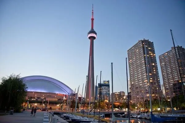 Downtown Toronto 3 Bedrooms - 1 Free Parking 0*,  Canada