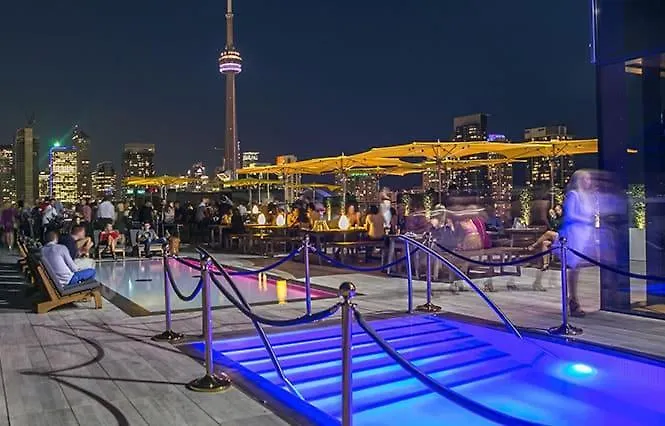Downtown Toronto 3 Bedrooms - 1 Free Parking